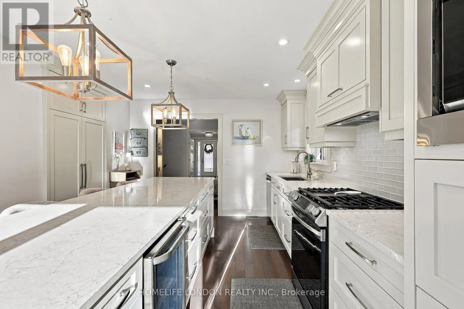 2195 THORNICROFT CRESCENT E