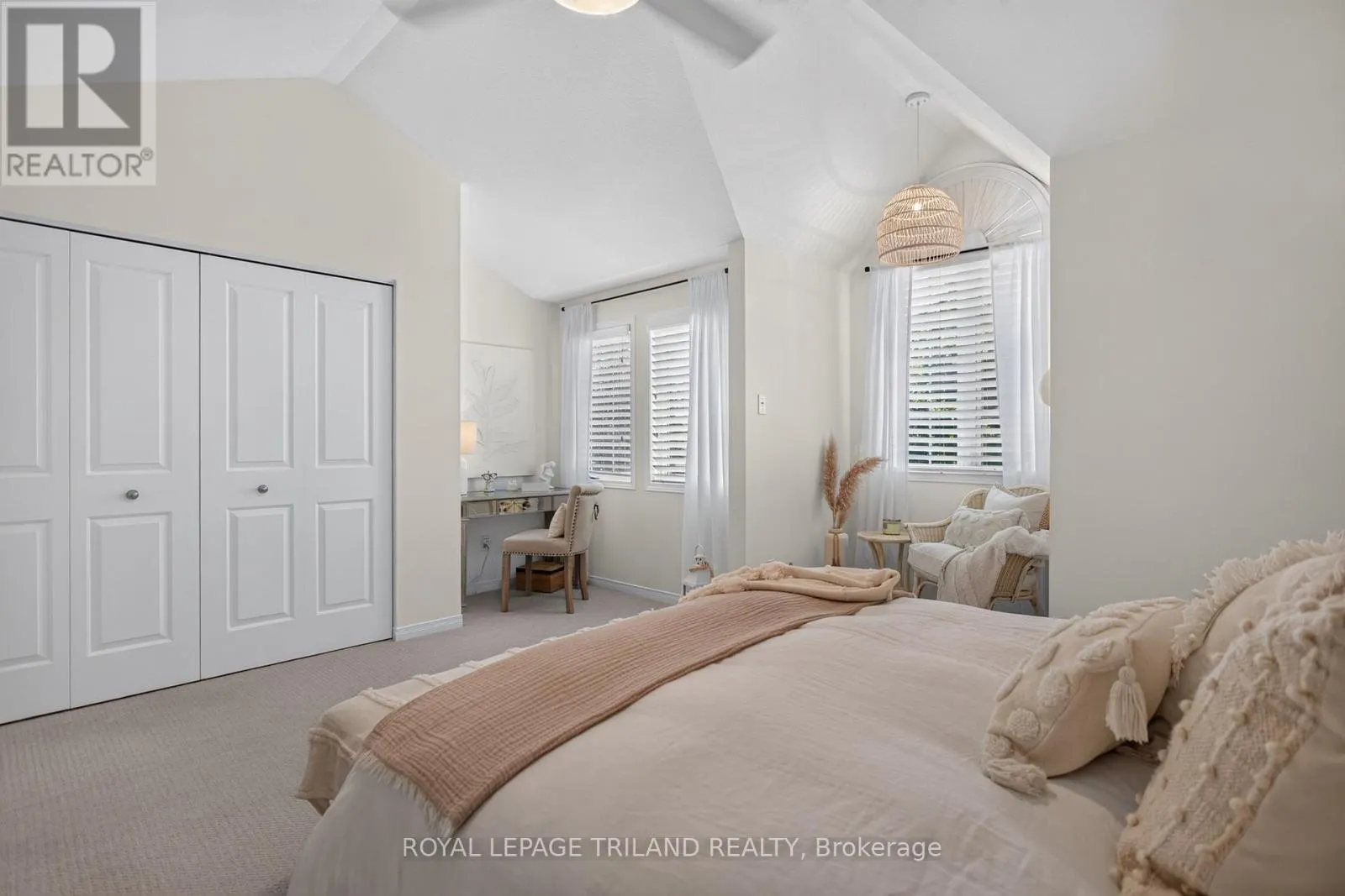 98 ROSSMORE COURT