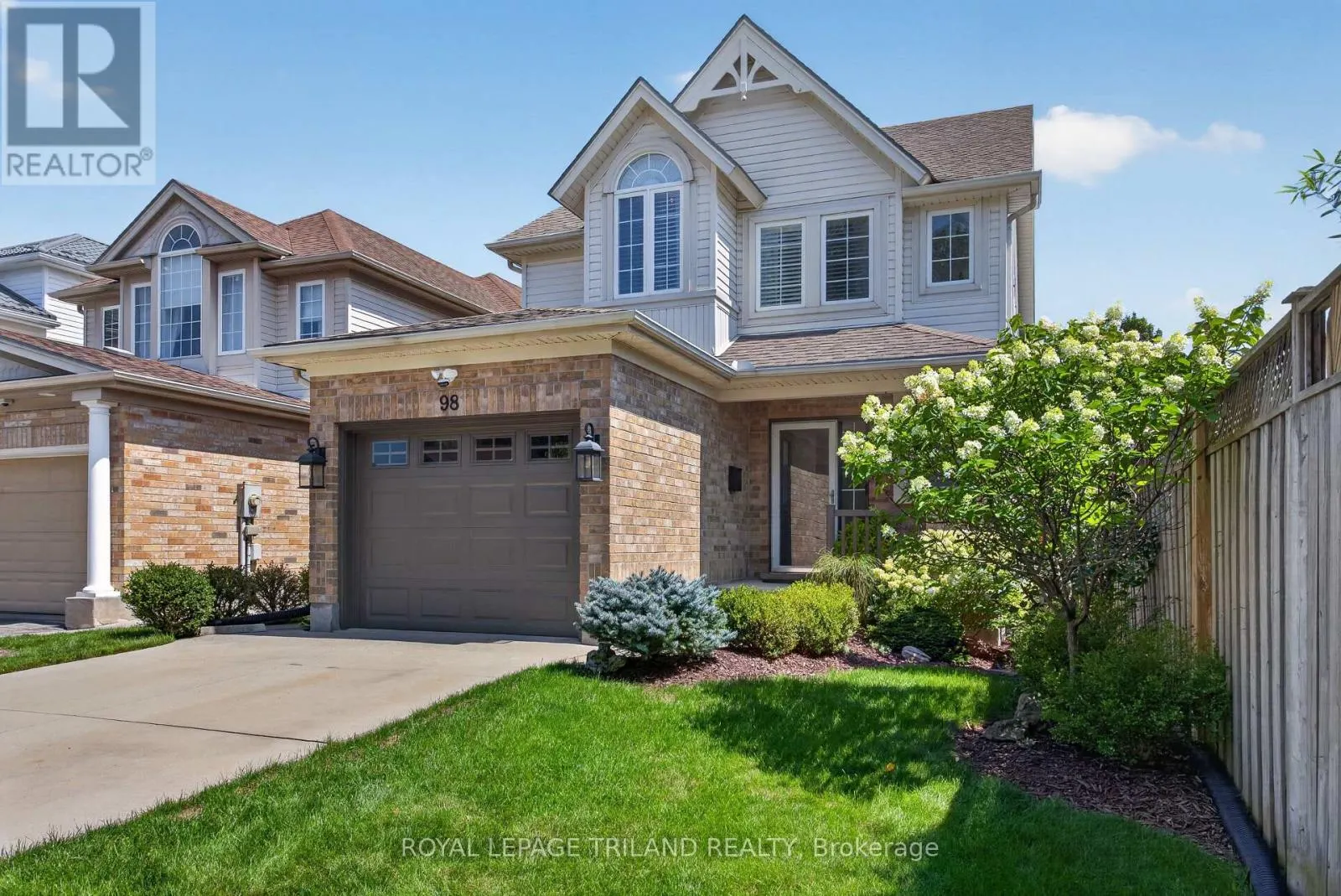 98 ROSSMORE COURT