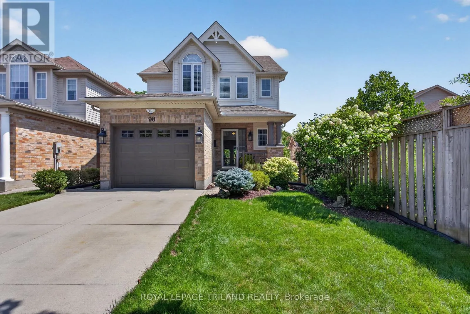 98 ROSSMORE COURT