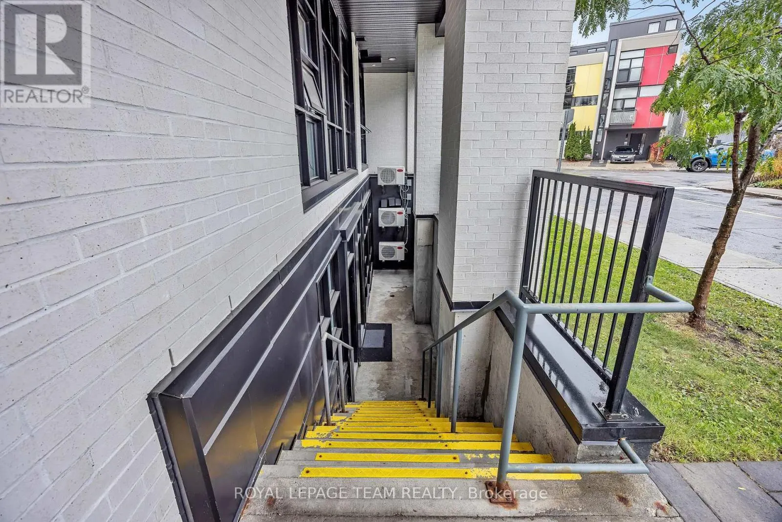 B01 - 101 PINHEY STREET