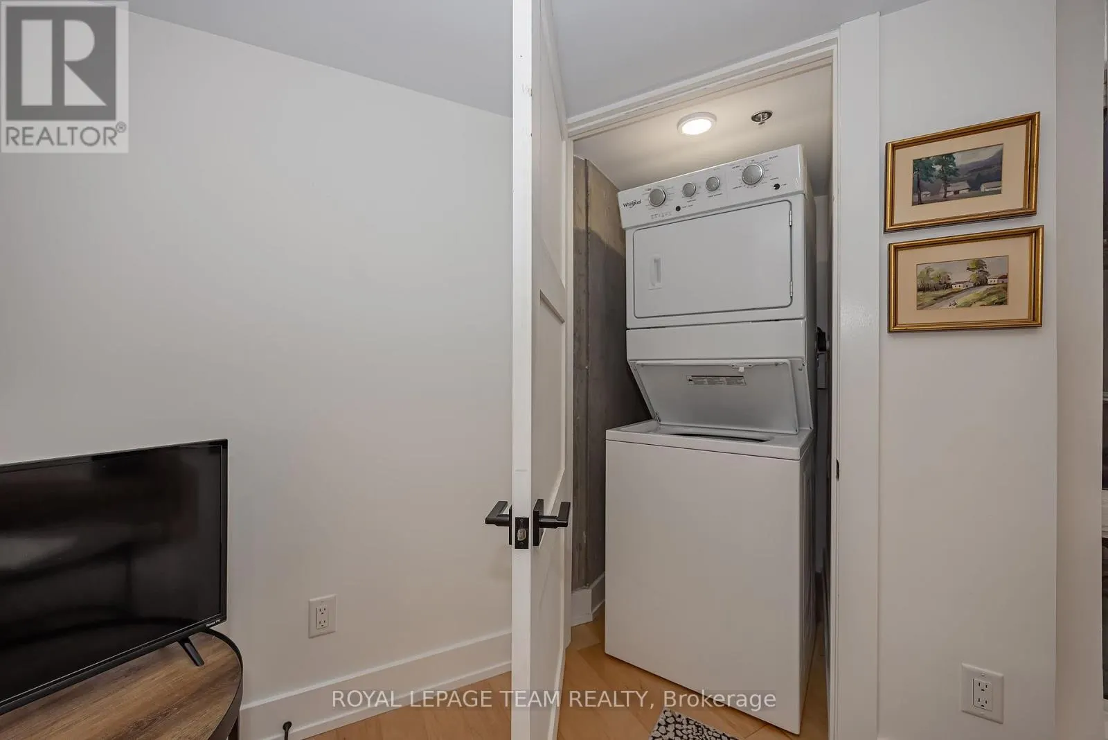 B01 - 101 PINHEY STREET