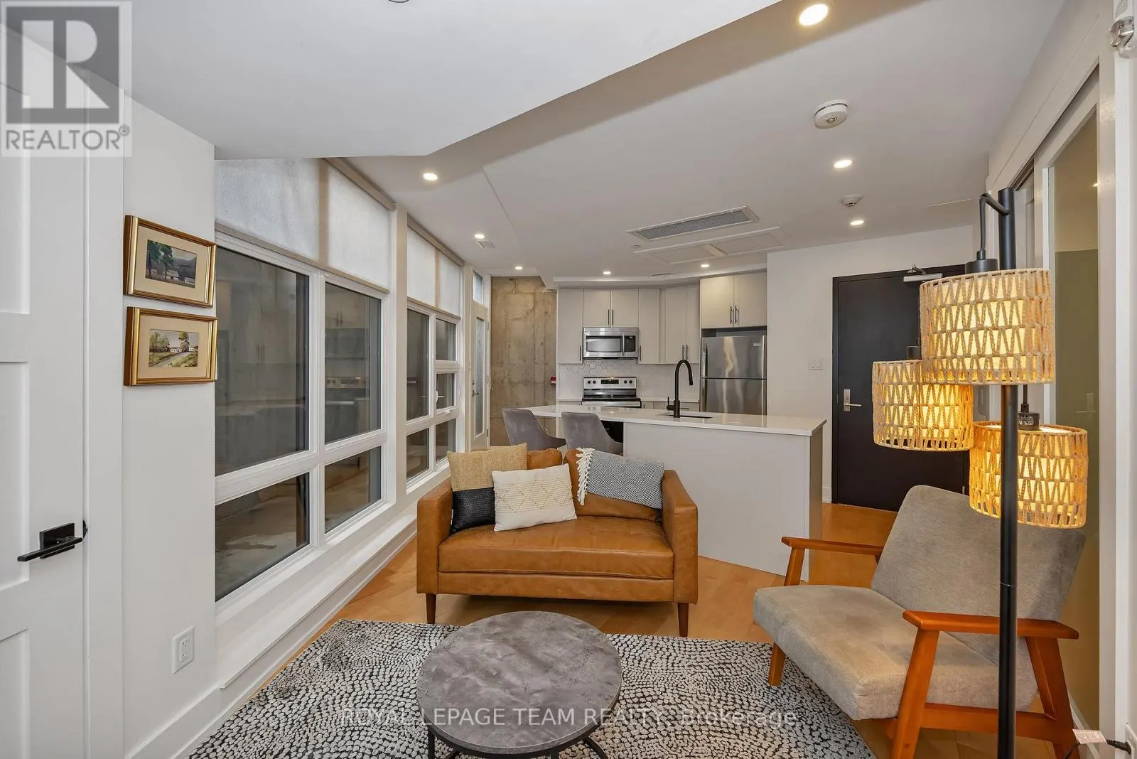 B01 - 101 PINHEY STREET