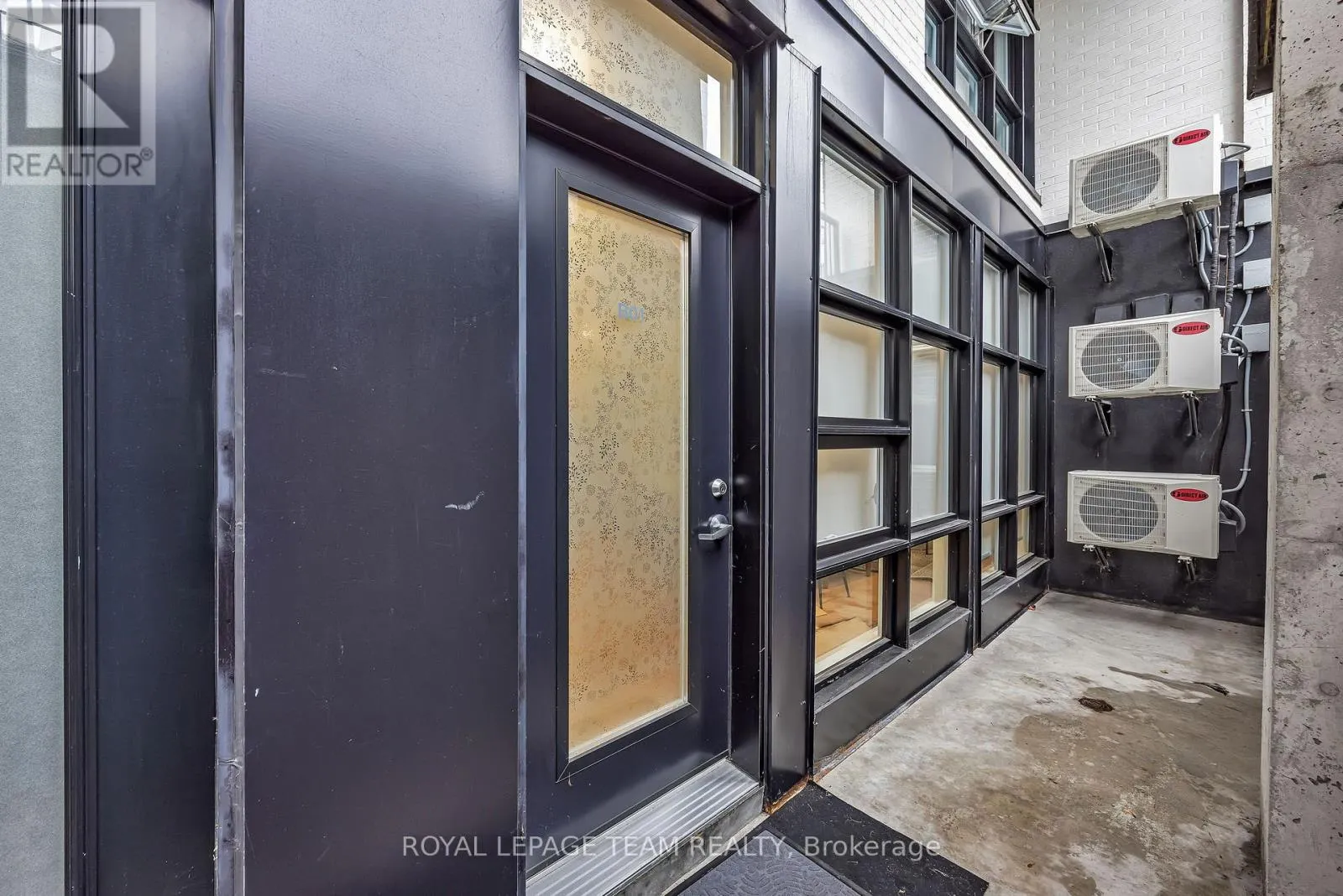 B01 - 101 PINHEY STREET