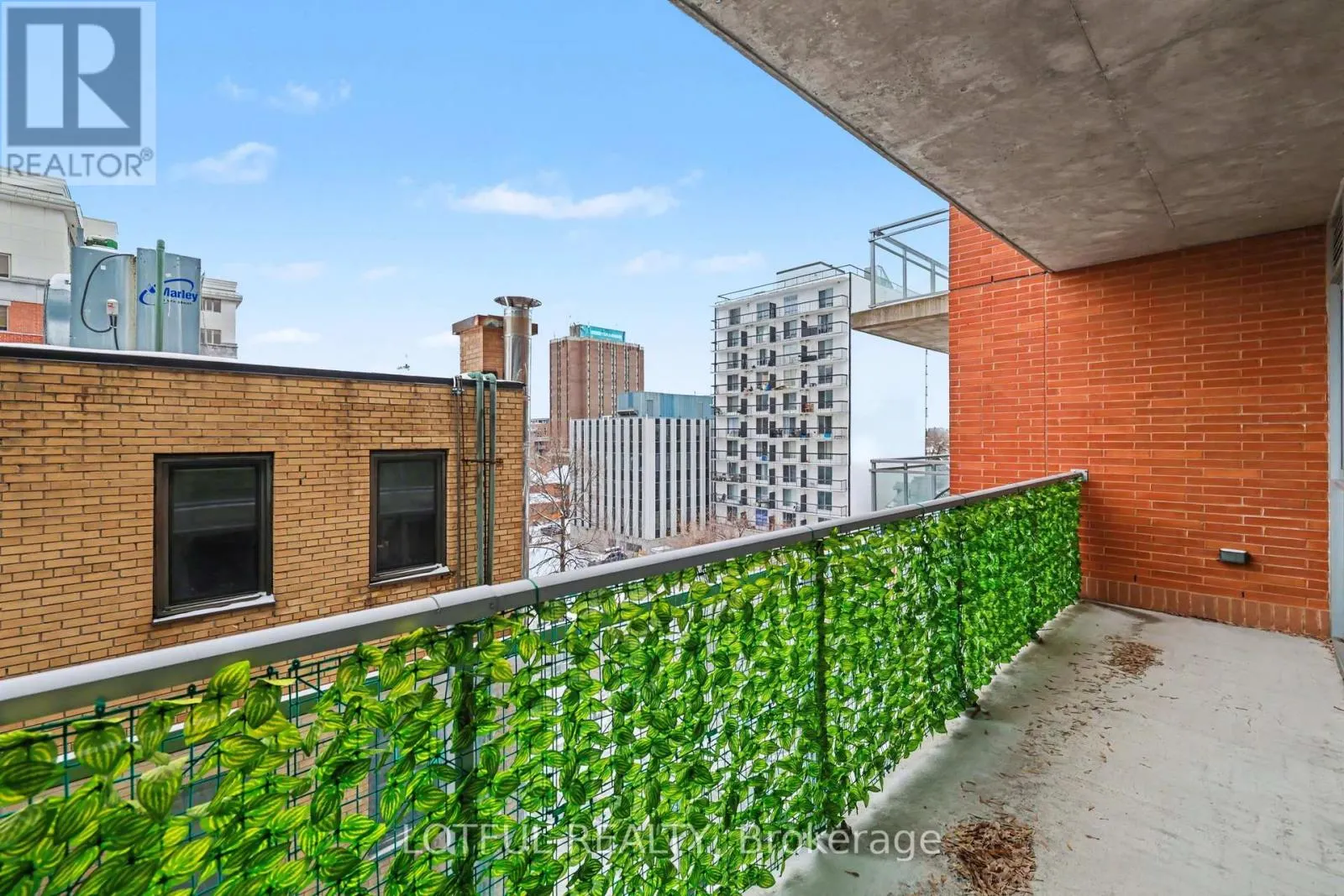 544 - 340 MCLEOD STREET