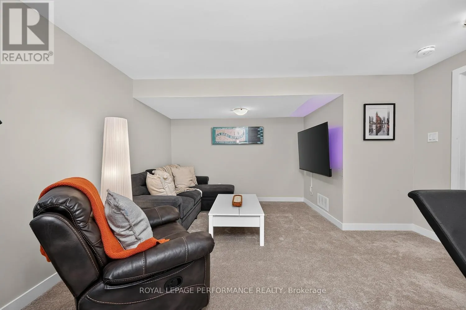 1016 KIJIK CRESCENT