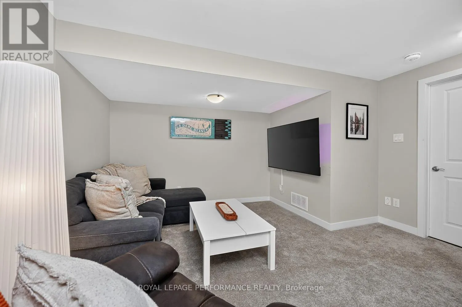 1016 KIJIK CRESCENT