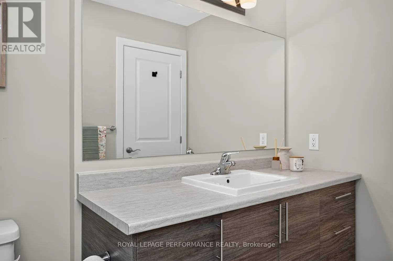 1016 KIJIK CRESCENT
