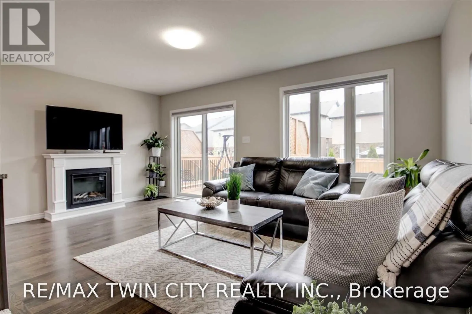 107 - 135 HARDCASTLE DRIVE