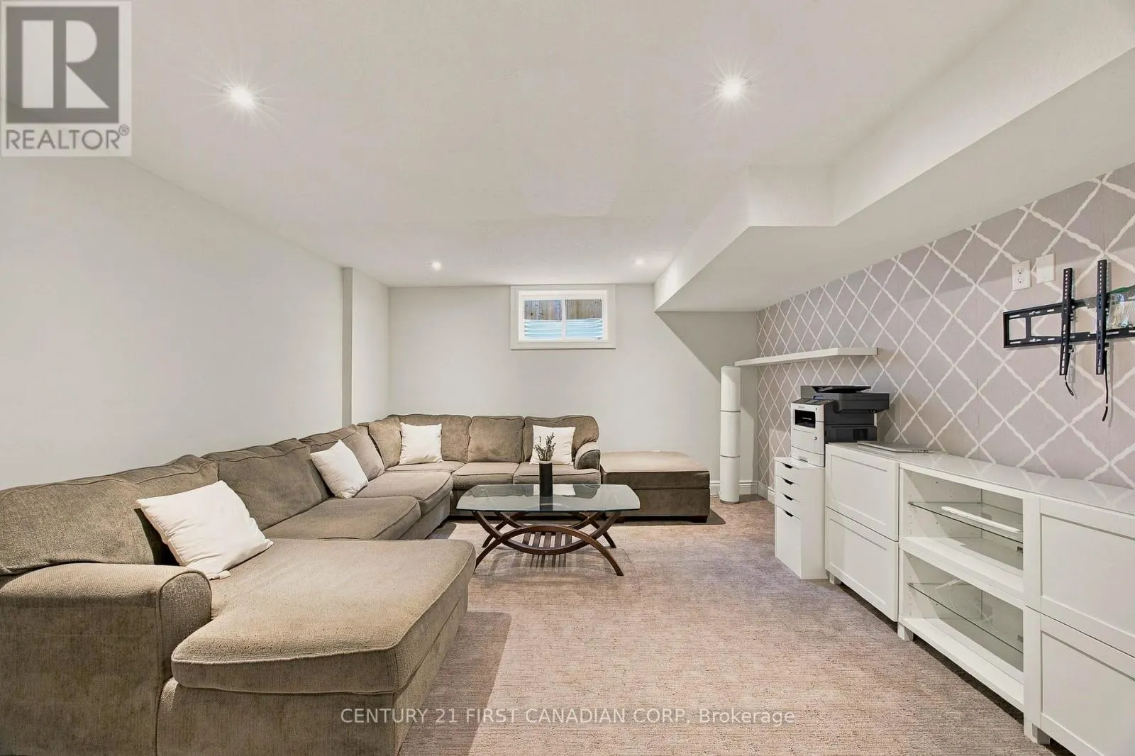 1935 CANVAS WAY