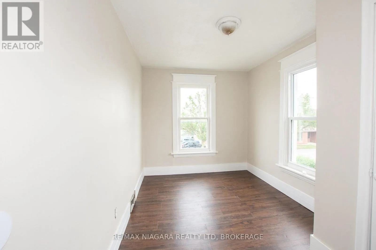 4 MANCHESTER AVENUE
