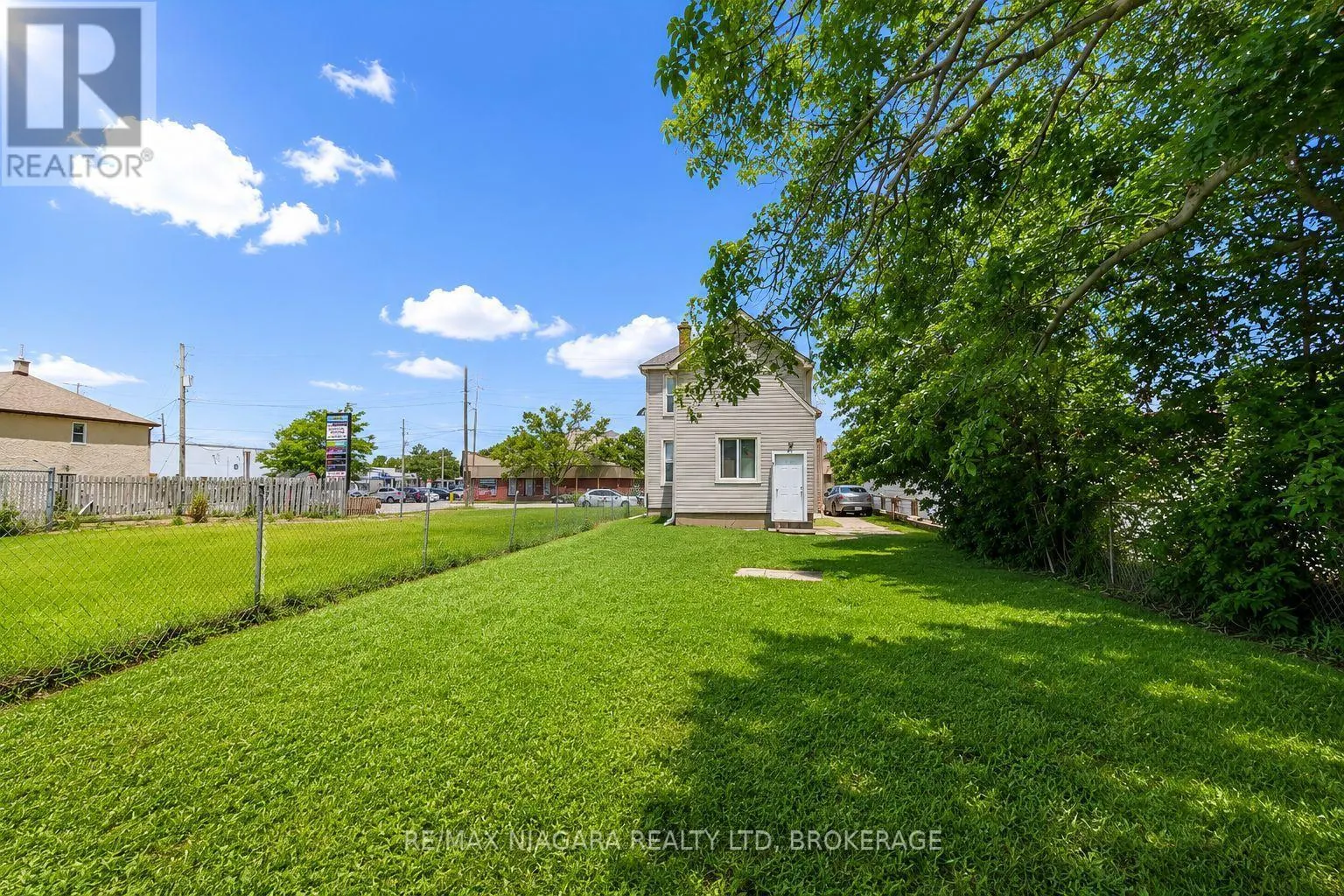 4 MANCHESTER AVENUE
