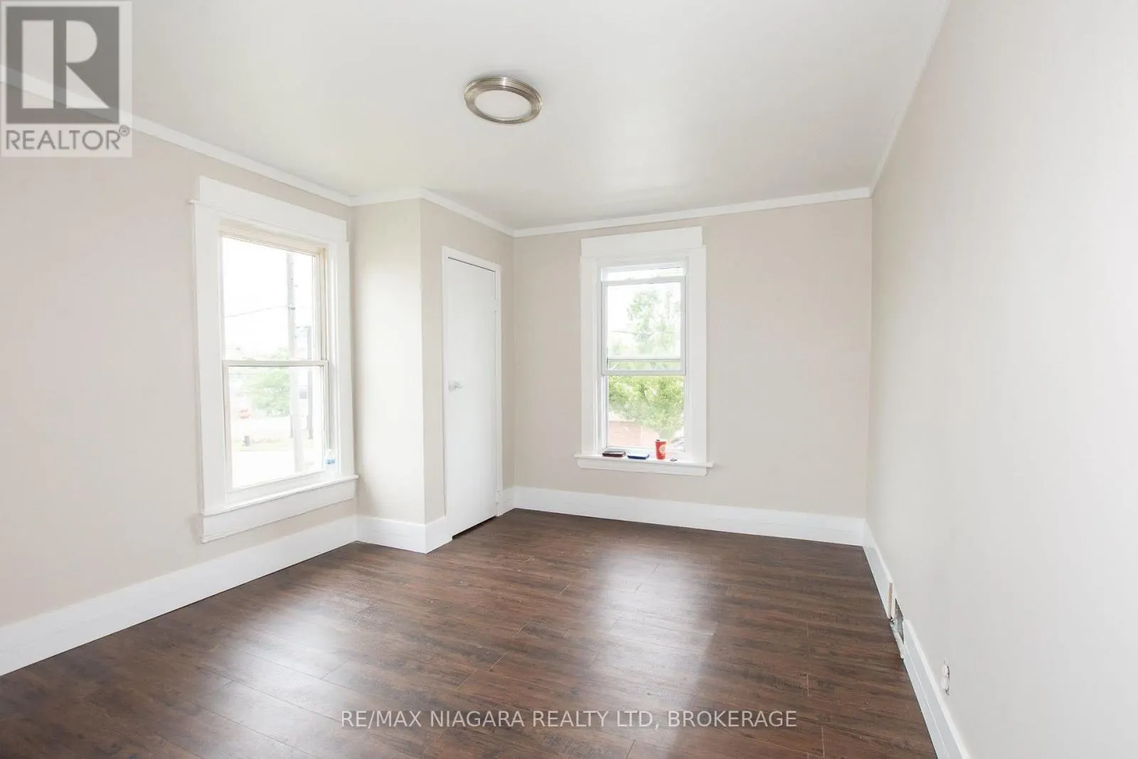4 MANCHESTER AVENUE