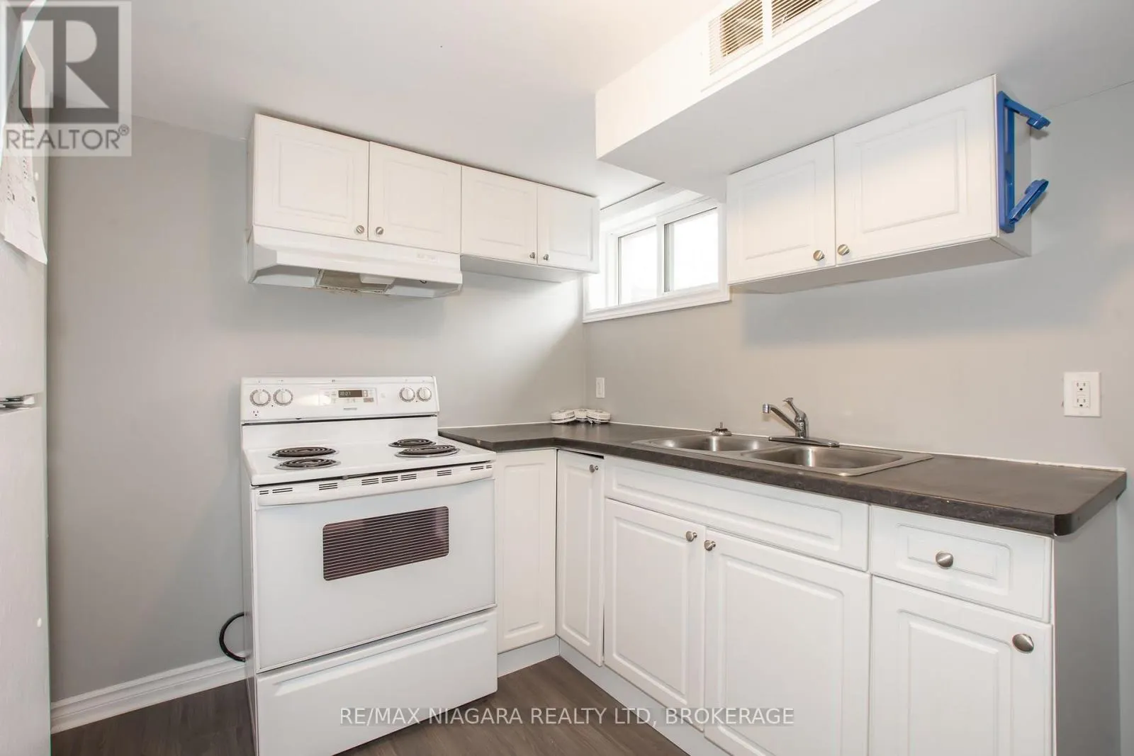 4 MANCHESTER AVENUE