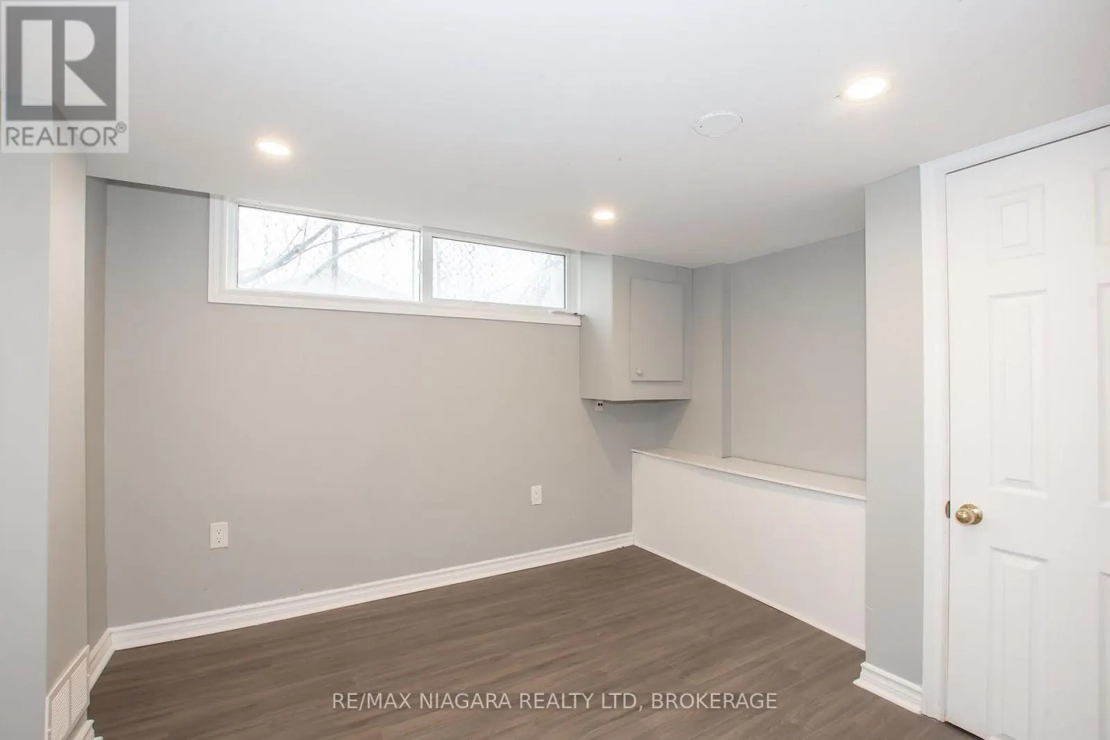 4 MANCHESTER AVENUE