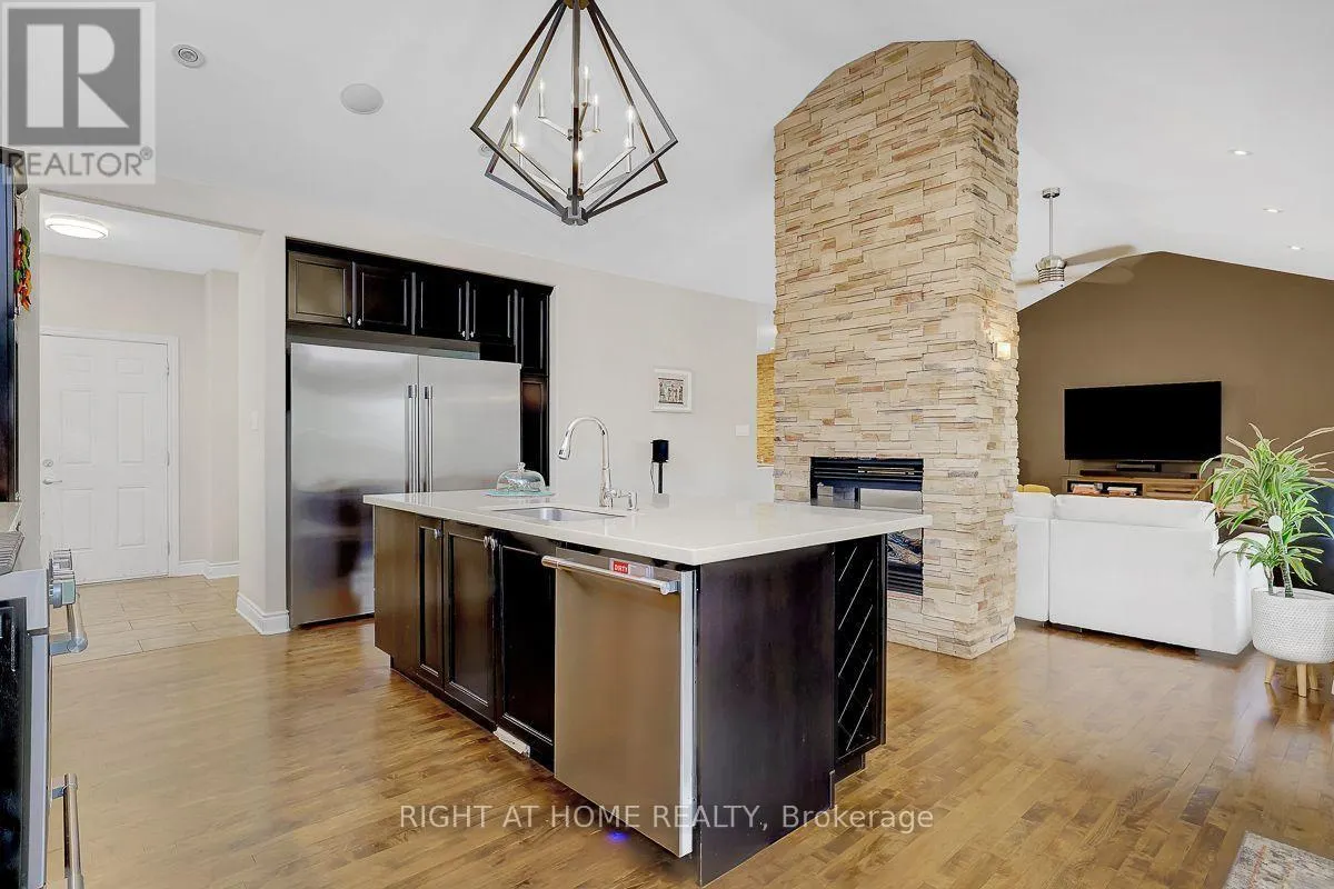 514 LANDSWOOD WAY