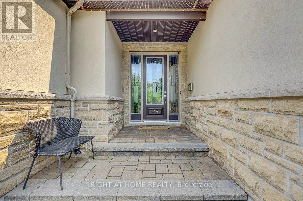 514 LANDSWOOD WAY