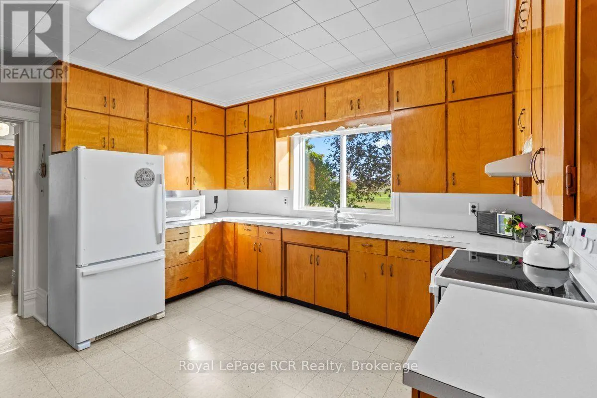 235 CONCESSION 8 ROAD W
