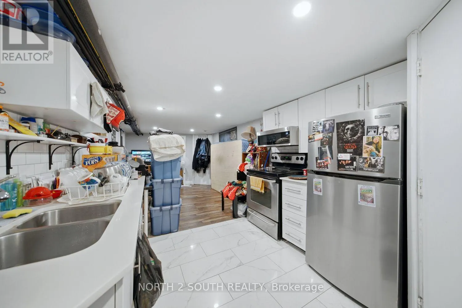 880 DUNDAS STREET E