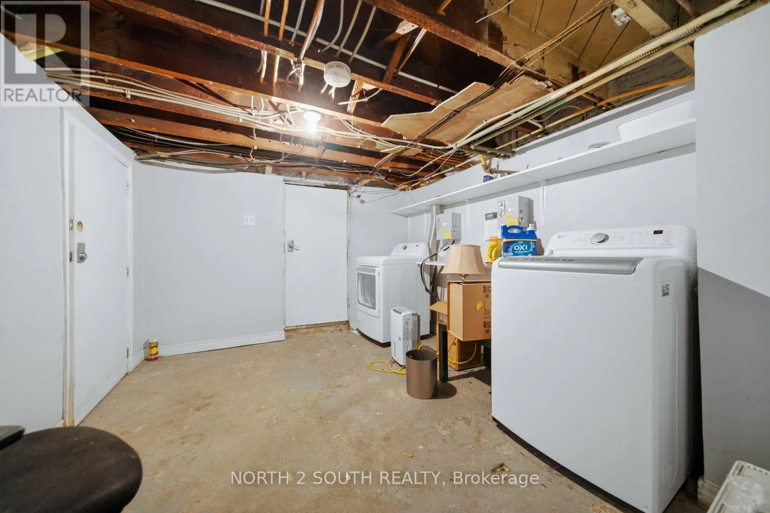 880 DUNDAS STREET E