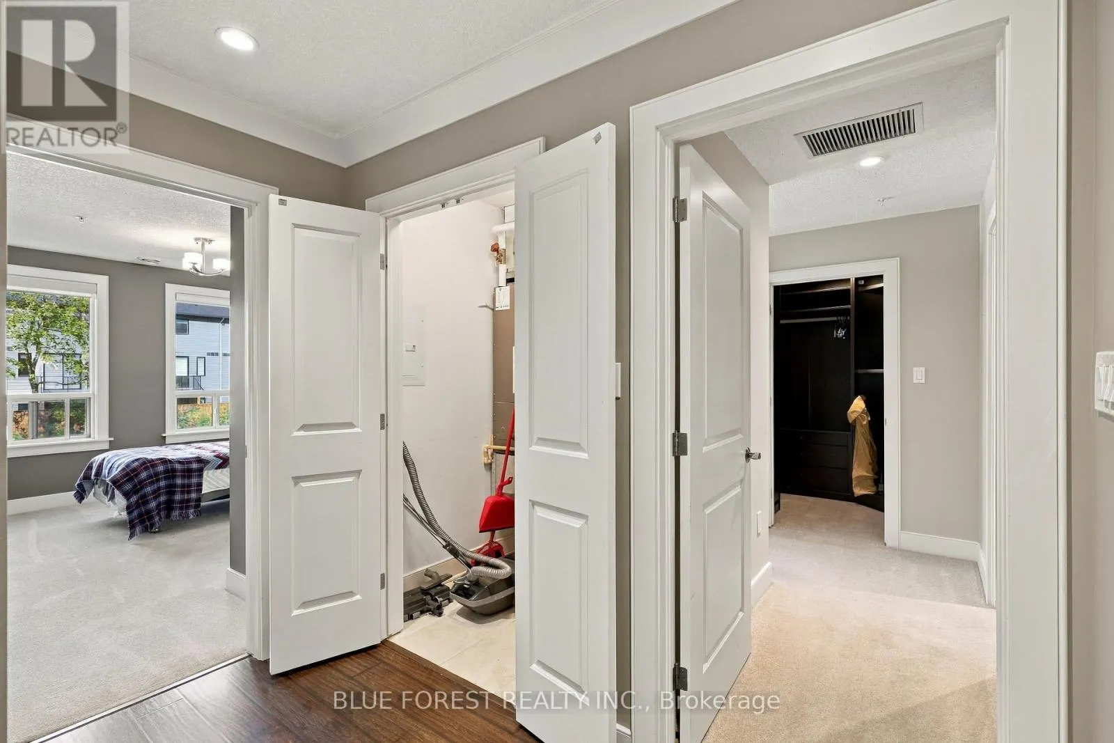 205 - 320 SUGARCREEK TRAIL #205