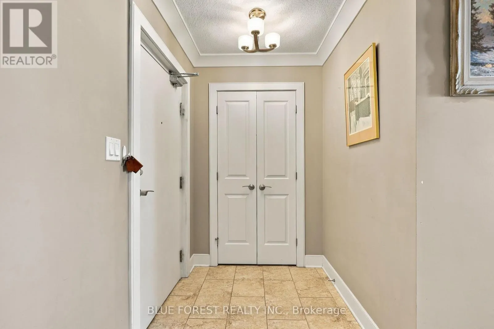 205 - 320 SUGARCREEK TRAIL #205