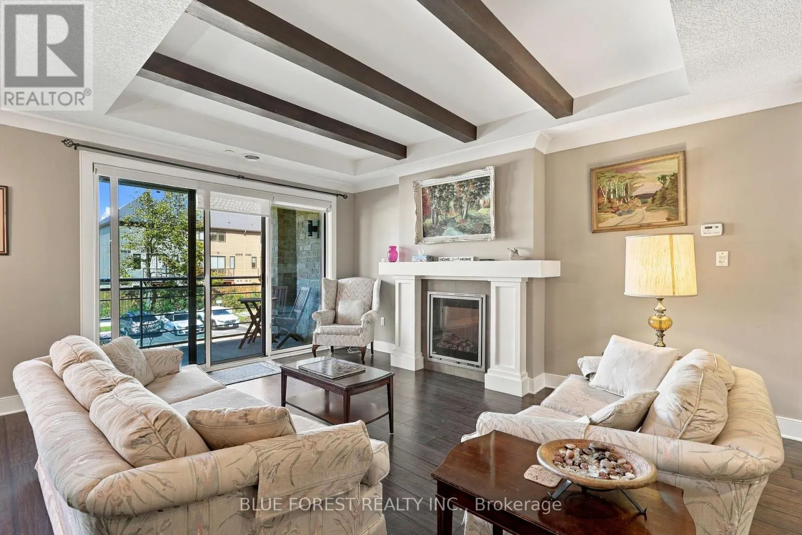 205 - 320 SUGARCREEK TRAIL #205