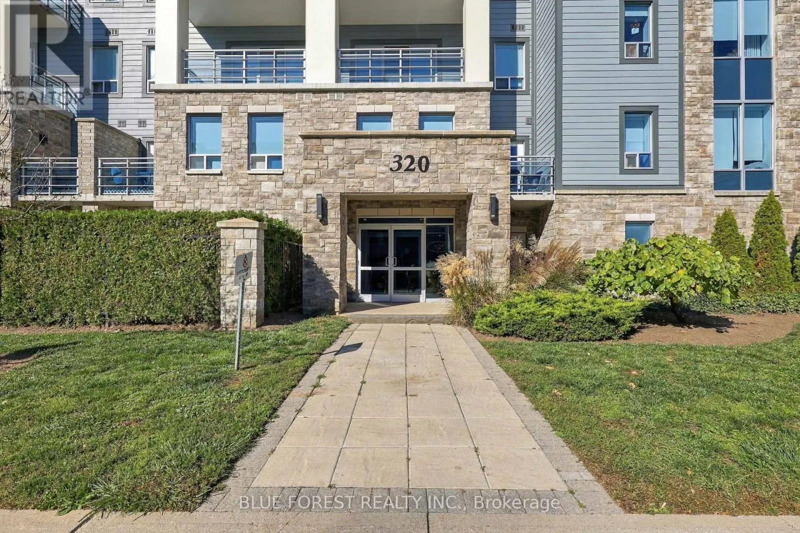 205 - 320 SUGARCREEK TRAIL #205