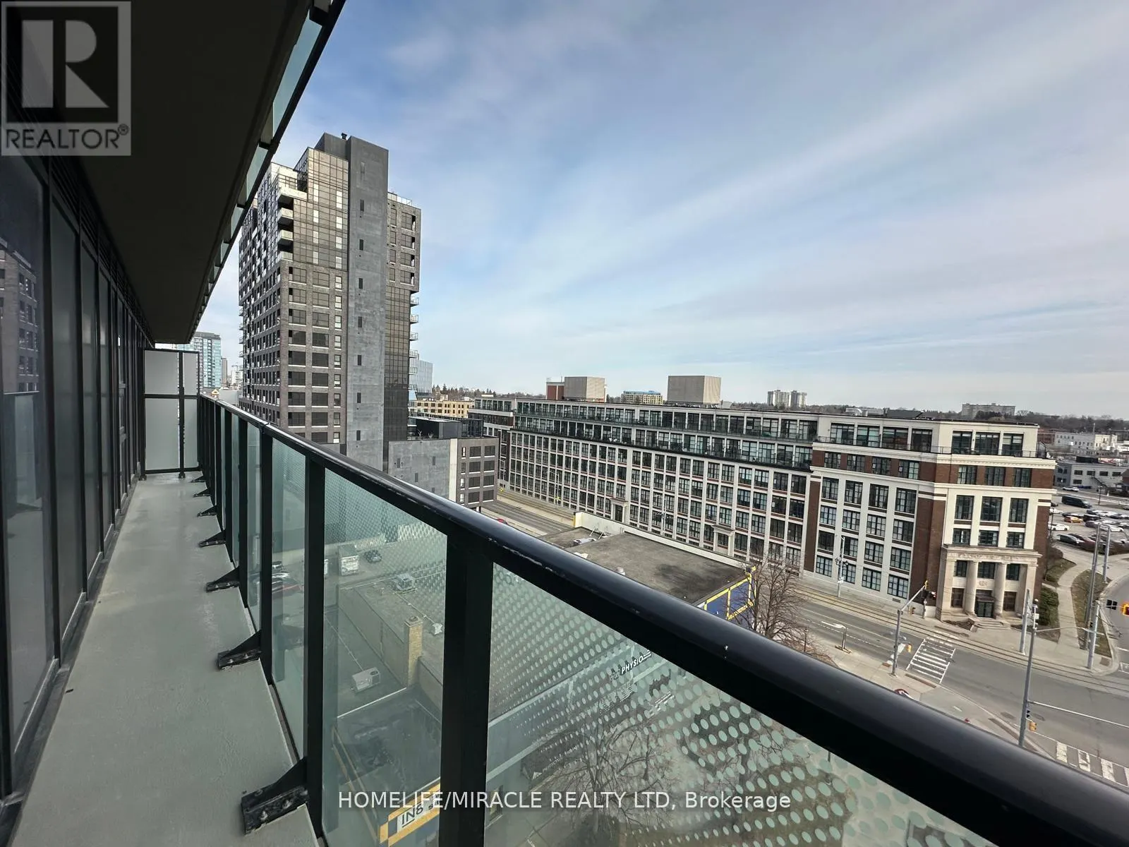 808 - 30 FRANCIS STREET S