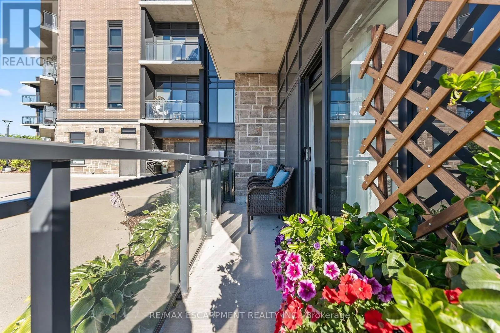 111 - 332 GOSLING GARDENS