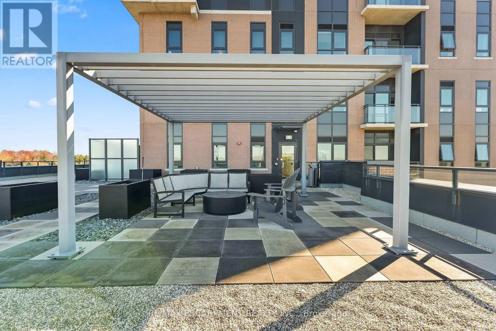 111 - 332 GOSLING GARDENS