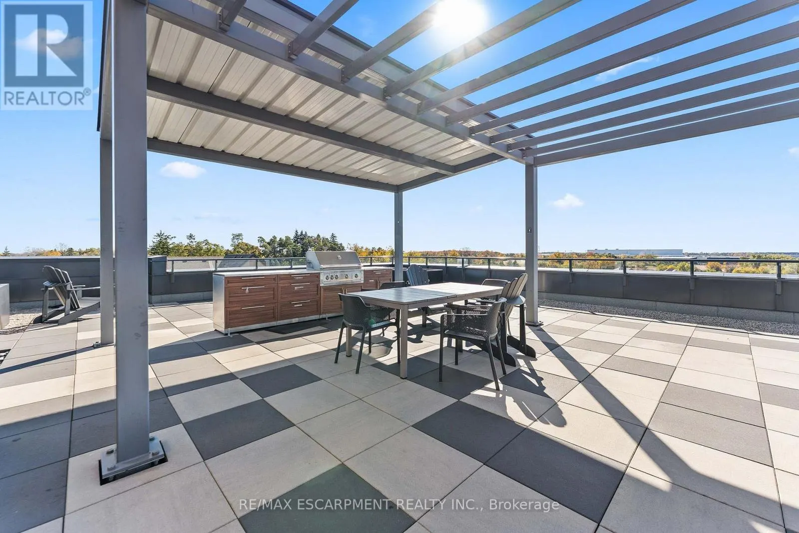 111 - 332 GOSLING GARDENS
