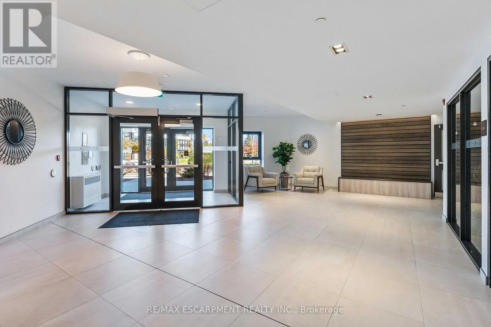 111 - 332 GOSLING GARDENS