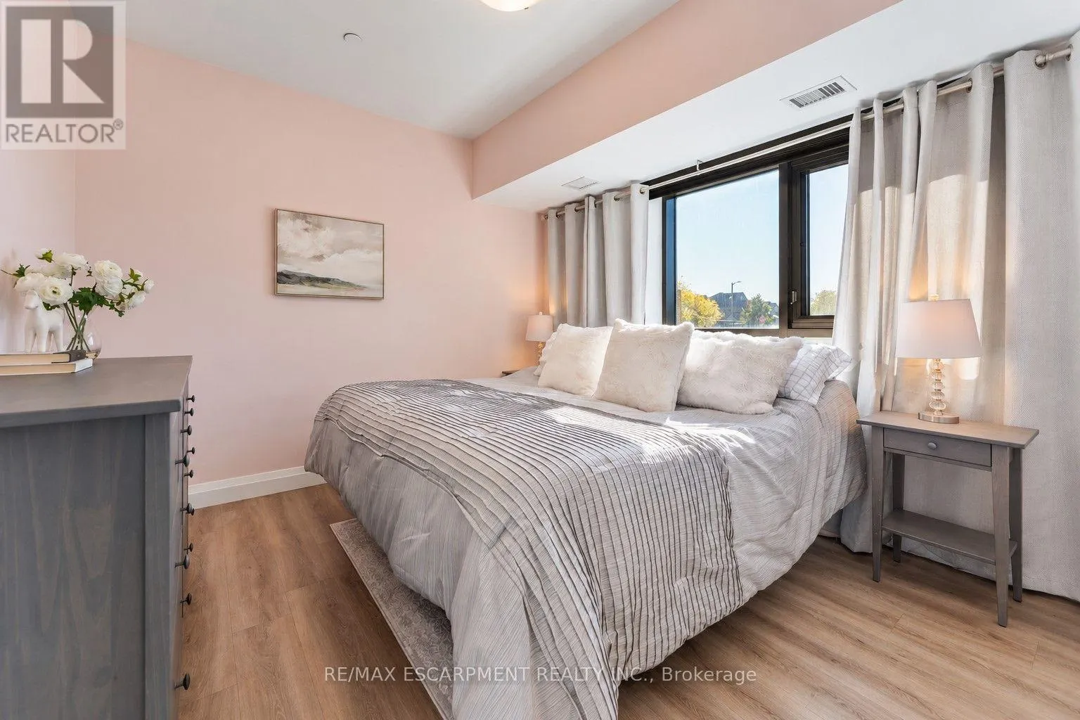 111 - 332 GOSLING GARDENS