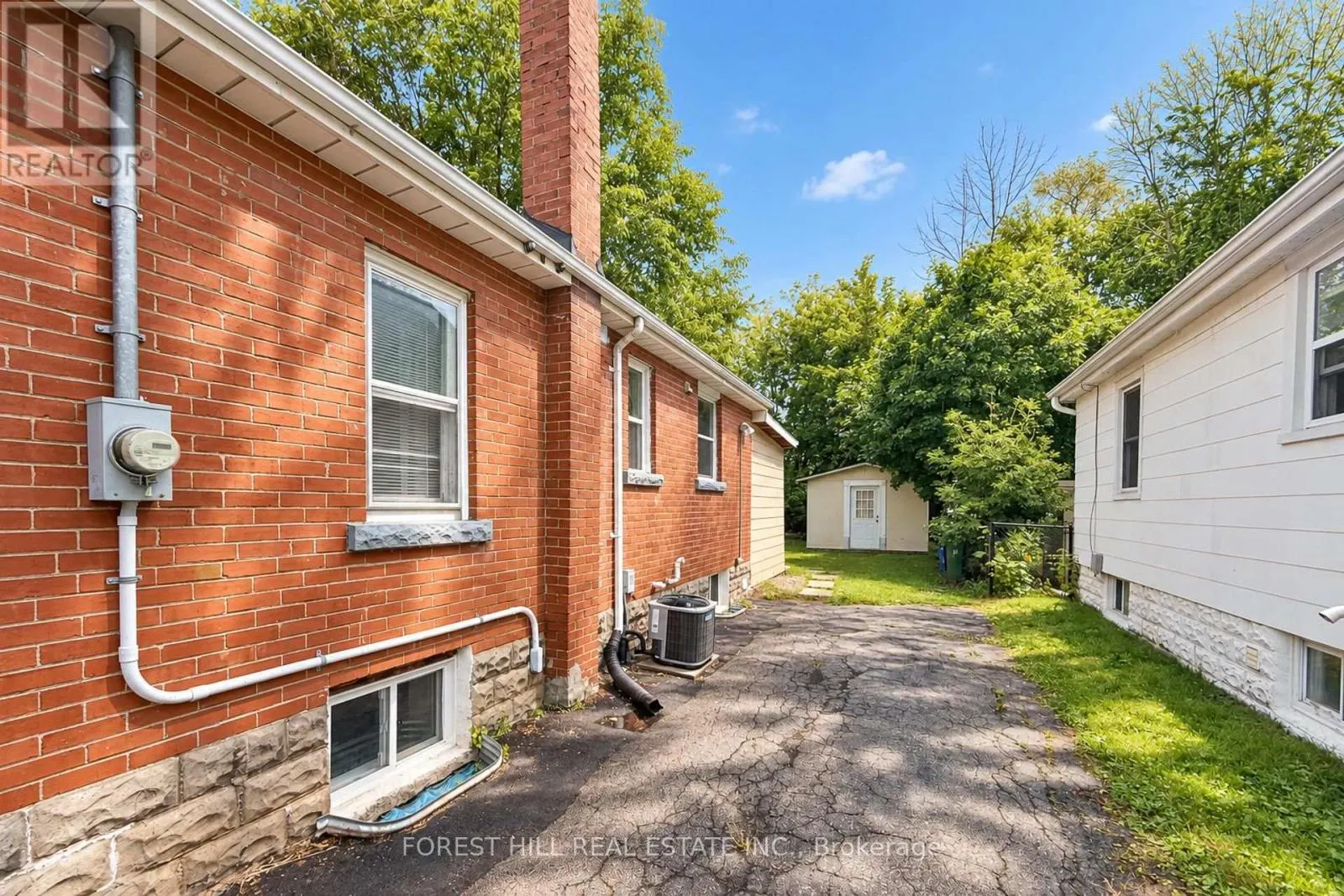 29 THORNDALE STREET S