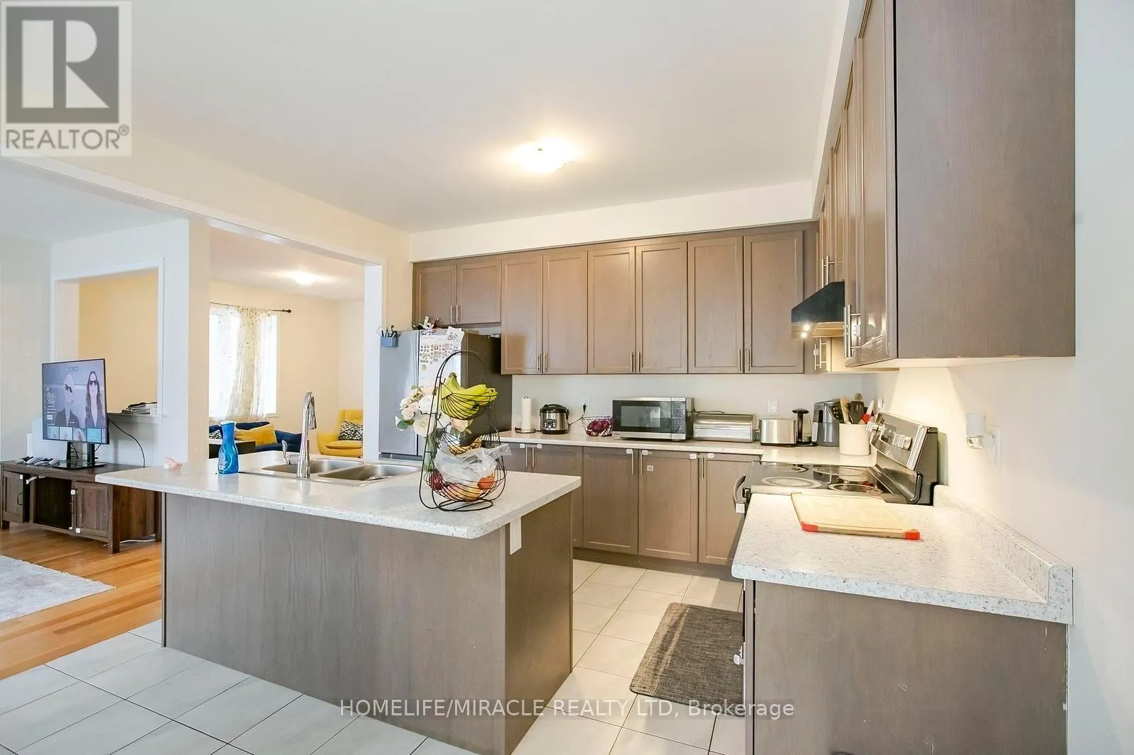 106 HIGGINS AVENUE