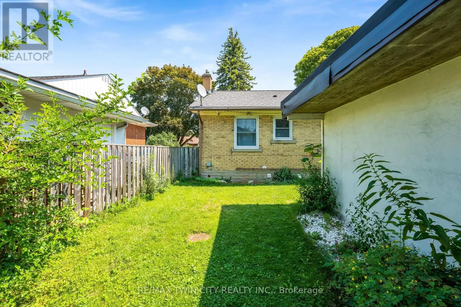 169 BRUCE STREET