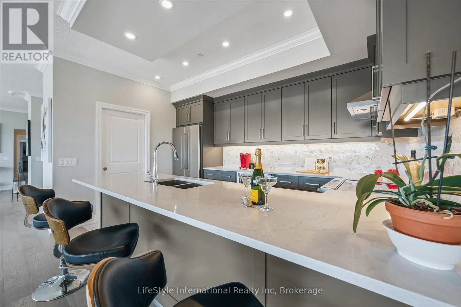 1402 - 1880 GORDON STREET #1402