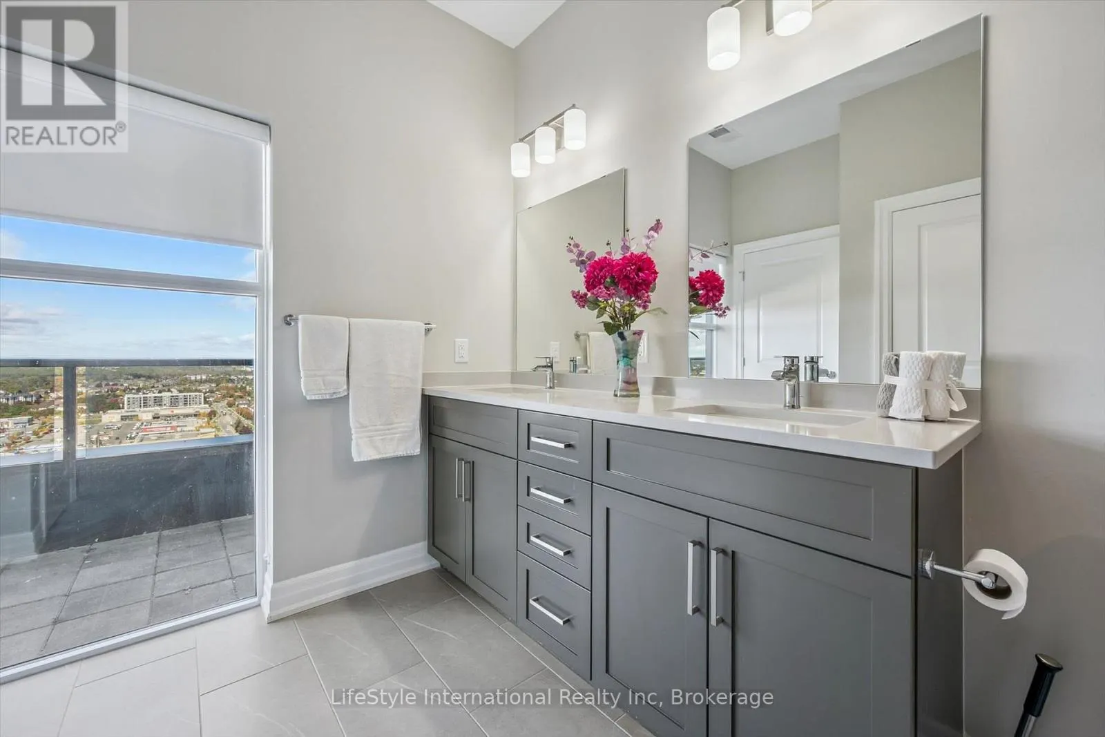 1402 - 1880 GORDON STREET #1402