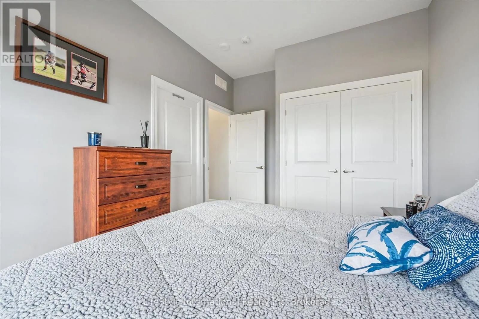 1402 - 1880 GORDON STREET #1402