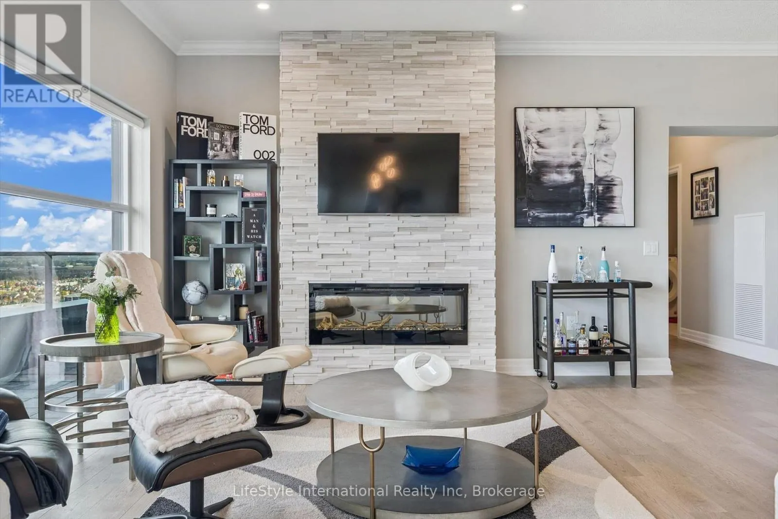 1402 - 1880 GORDON STREET #1402