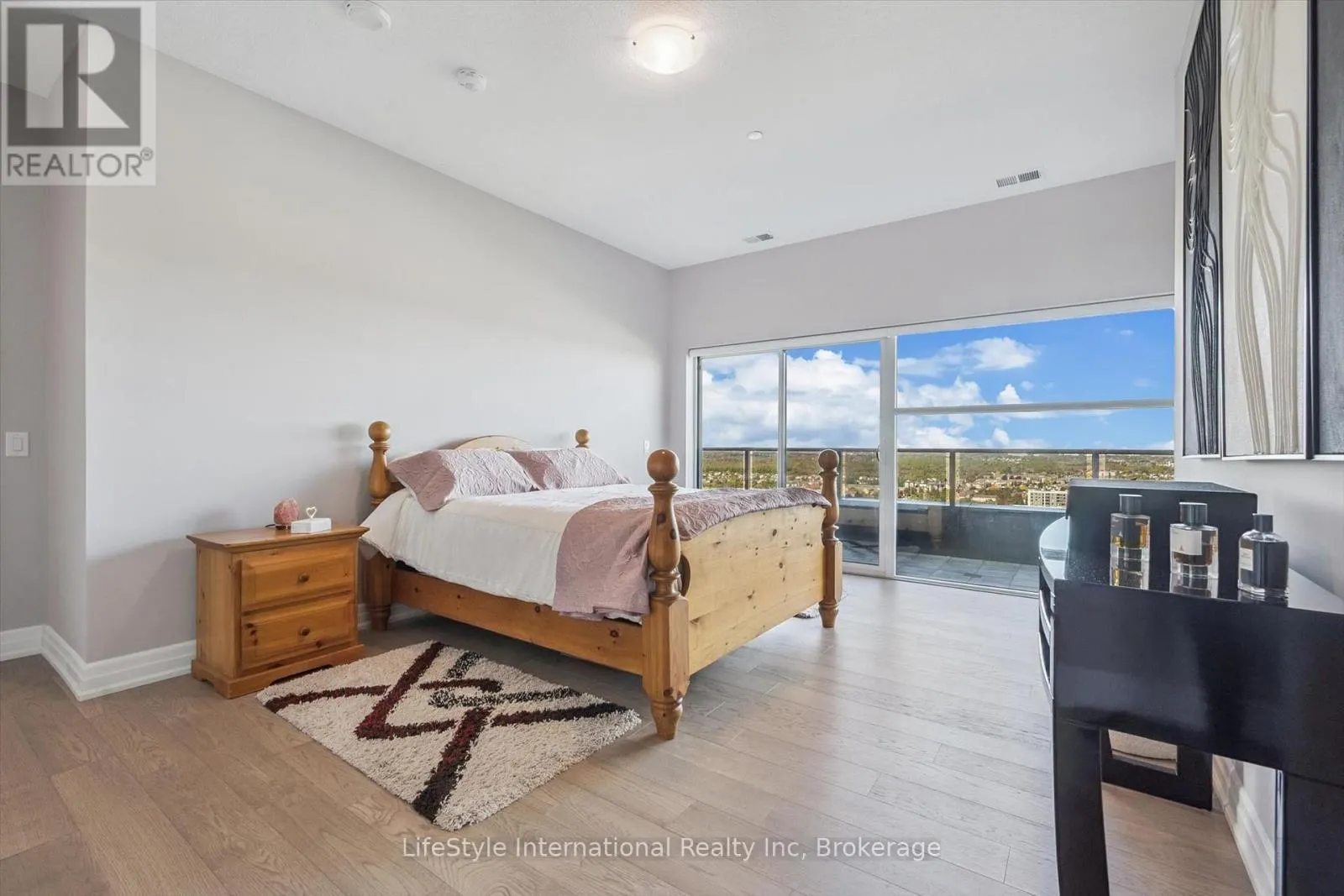 1402 - 1880 GORDON STREET #1402