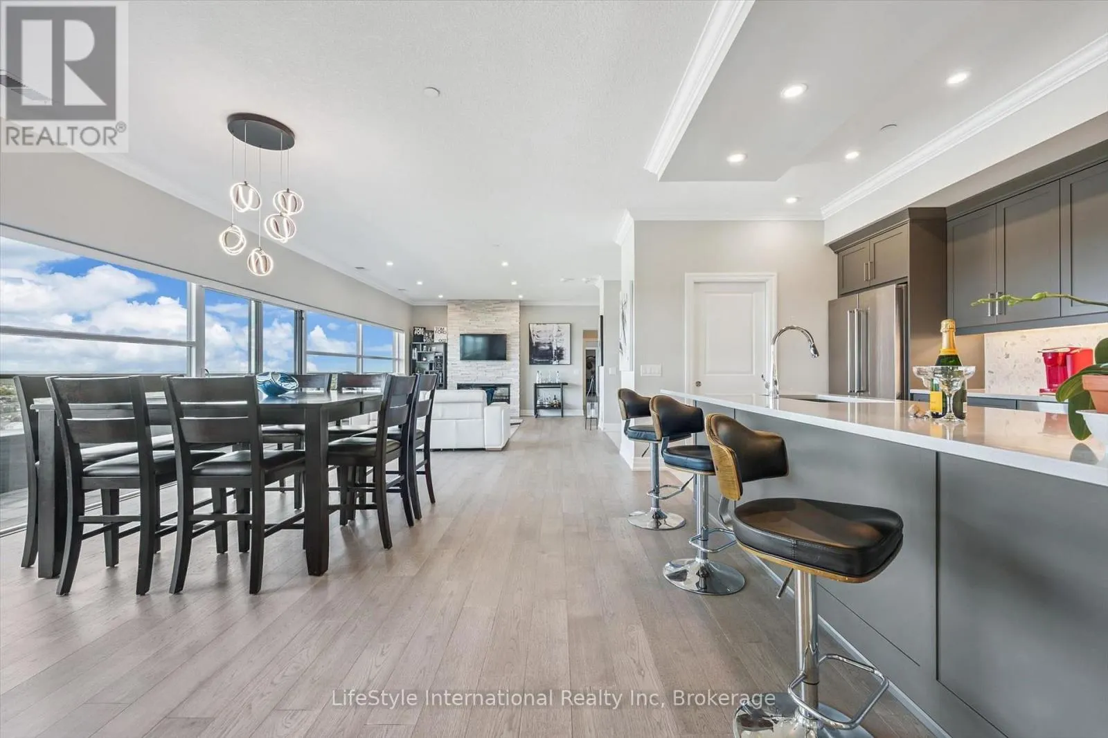 1402 - 1880 GORDON STREET #1402