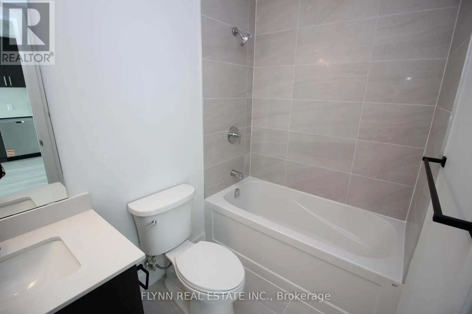 1518 - 2782 BARTON STREET E