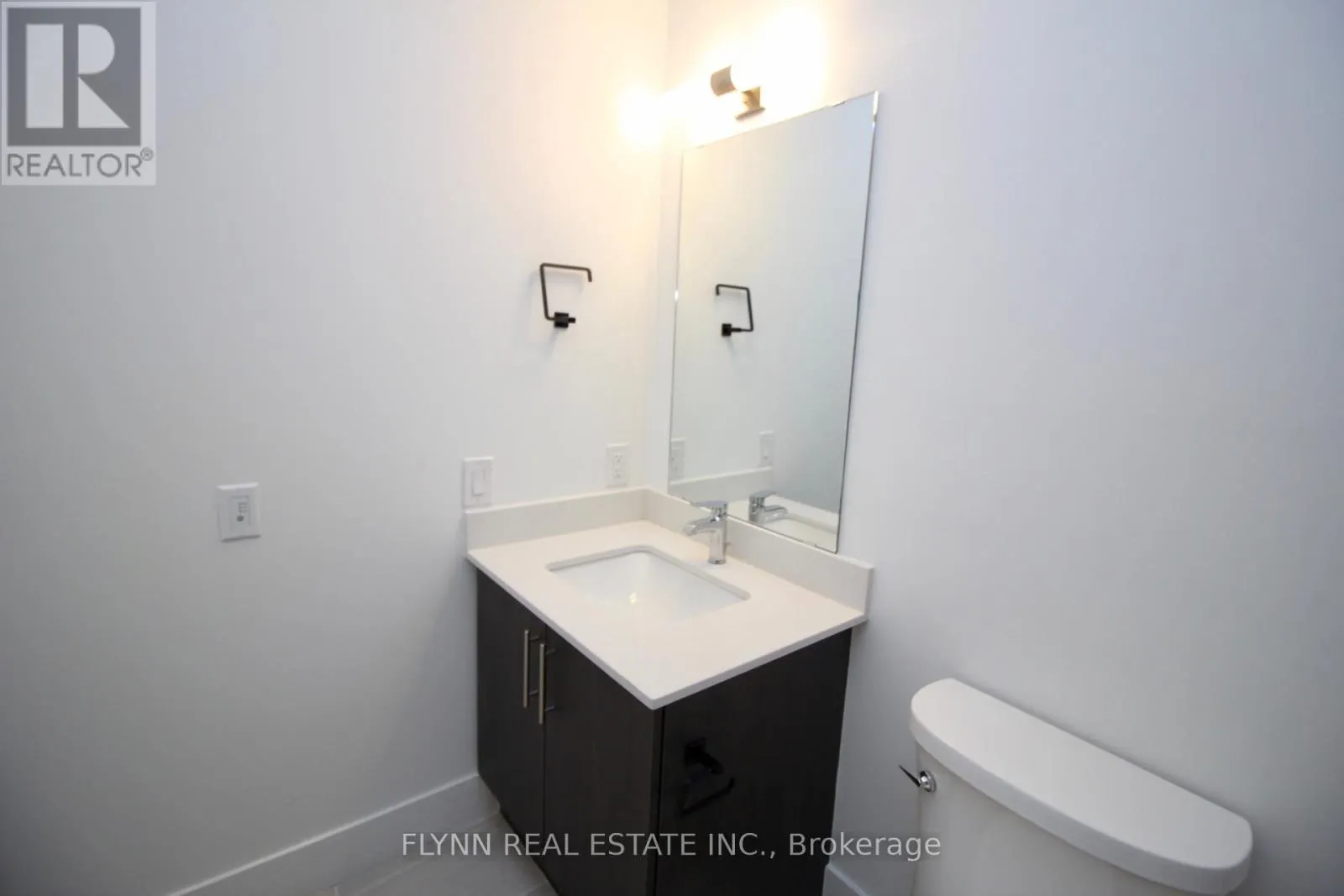 1518 - 2782 BARTON STREET E