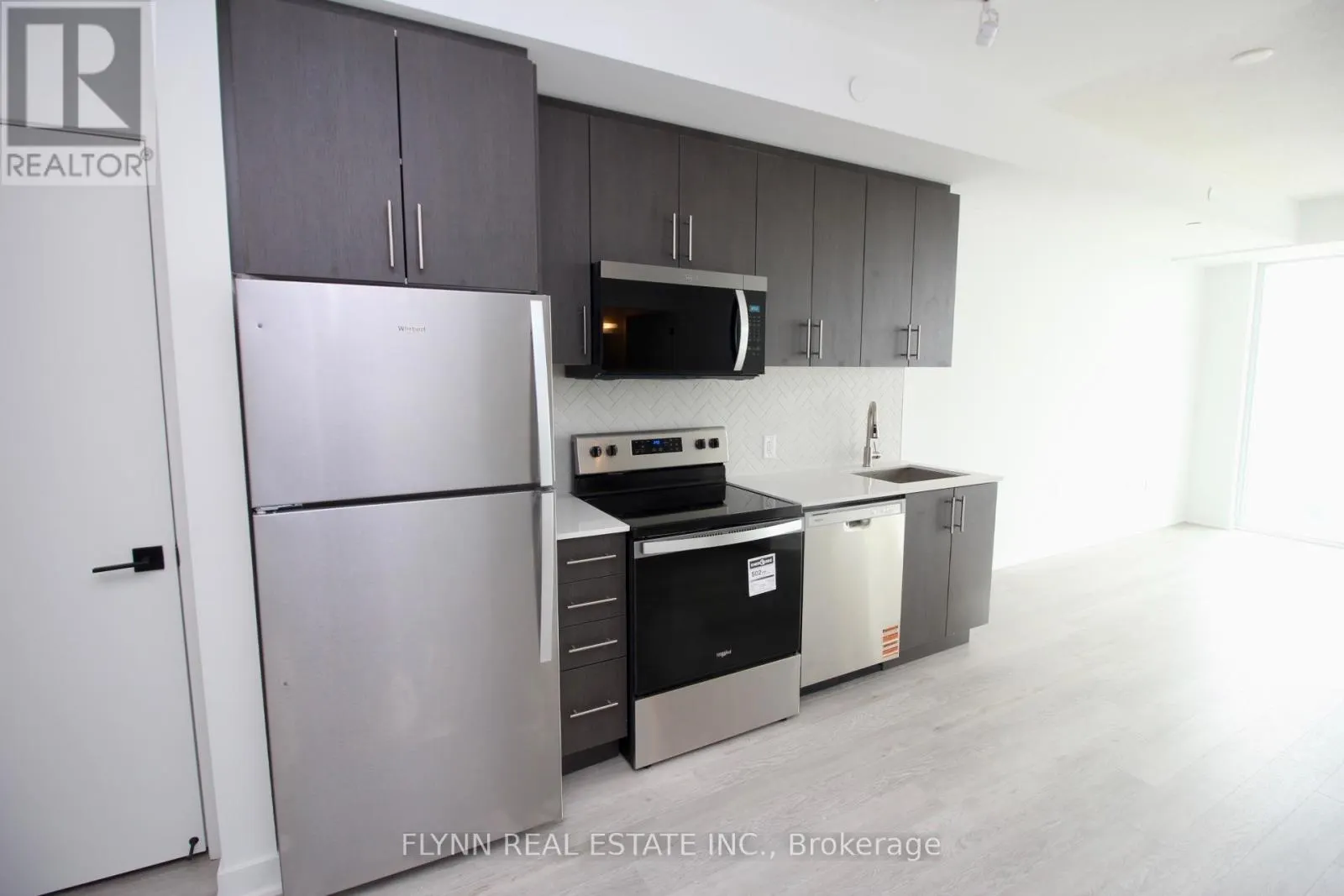 1518 - 2782 BARTON STREET E