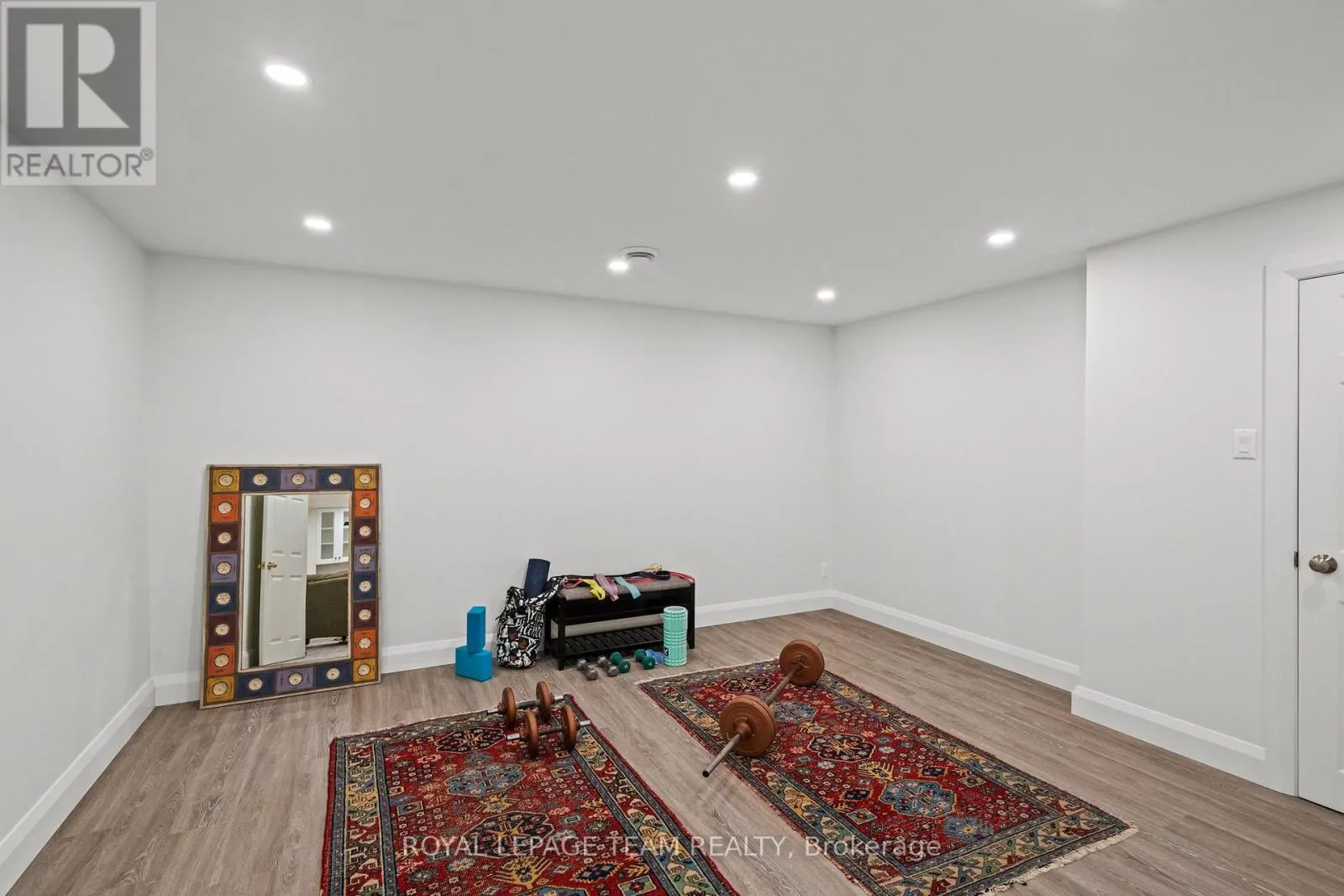 5532 WHITEWOOD AVENUE