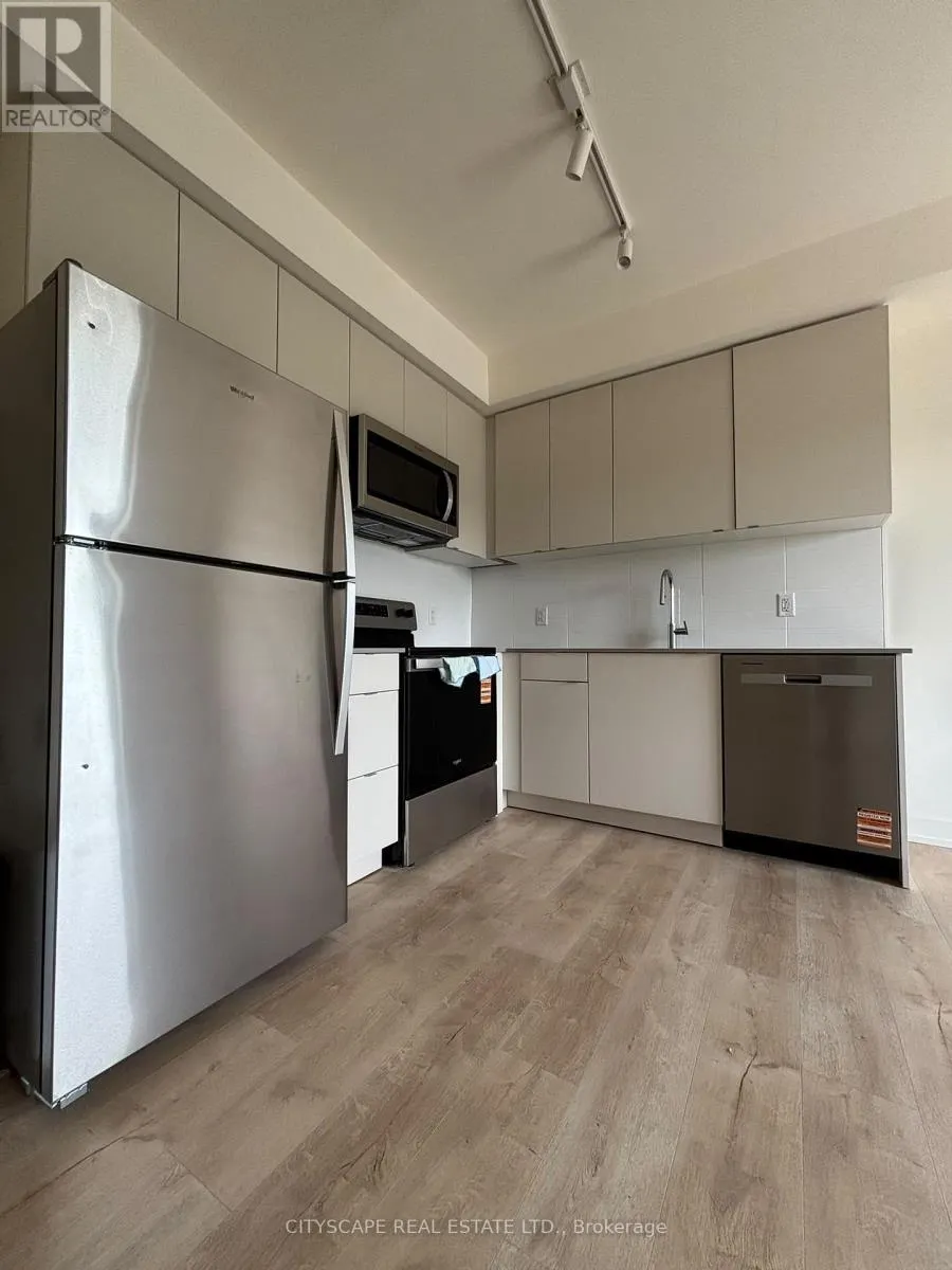 304A - 16 MELBOURNE AVENUE