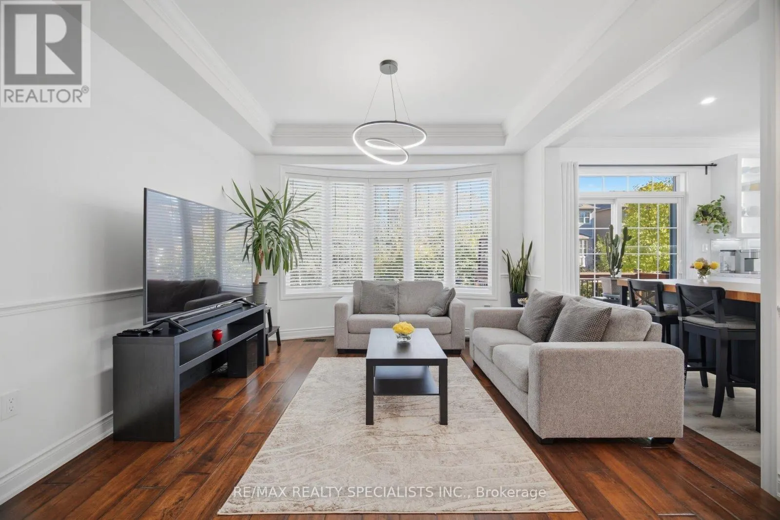 306 MONTREAL CIRCLE