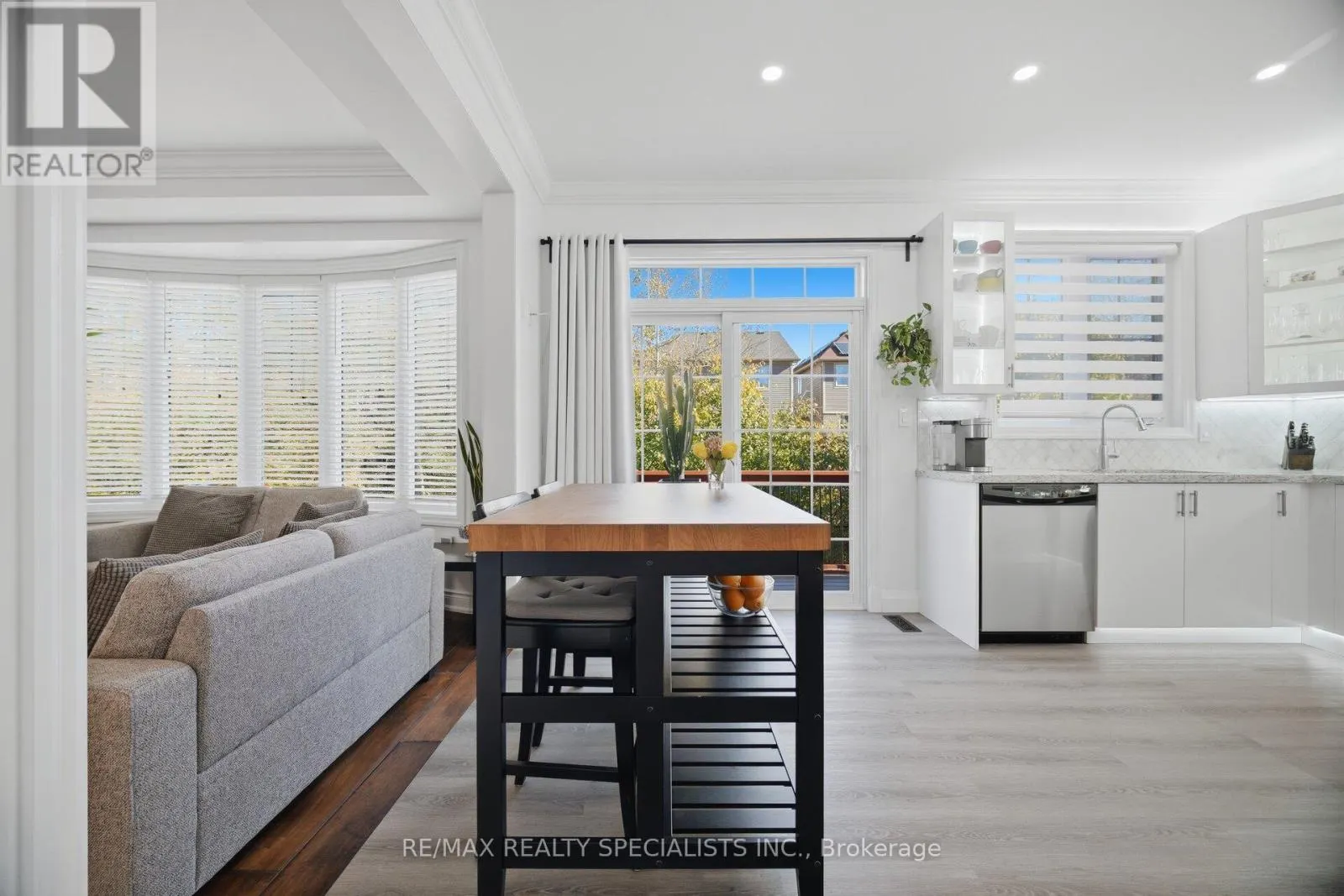 306 MONTREAL CIRCLE